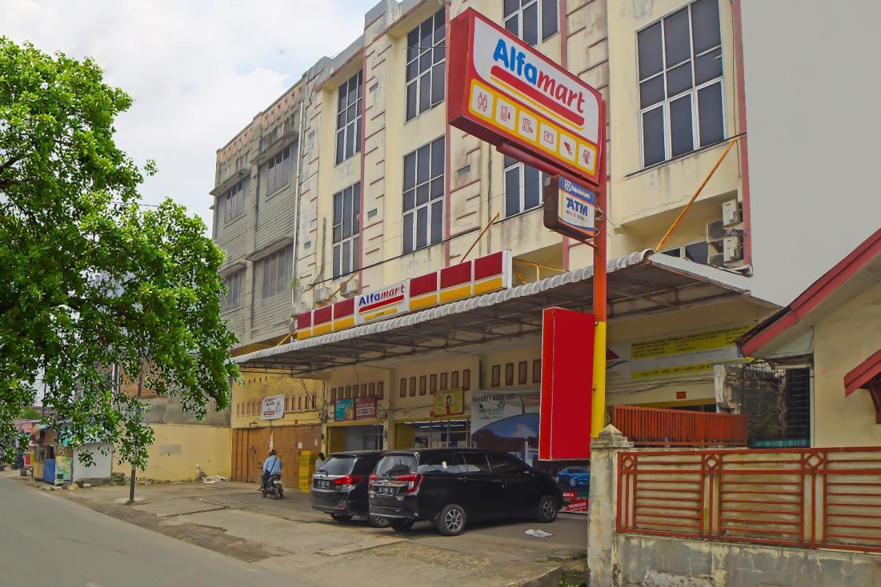 فندق Reddoorz At Jalan Japaris ميدان المظهر الخارجي الصورة
