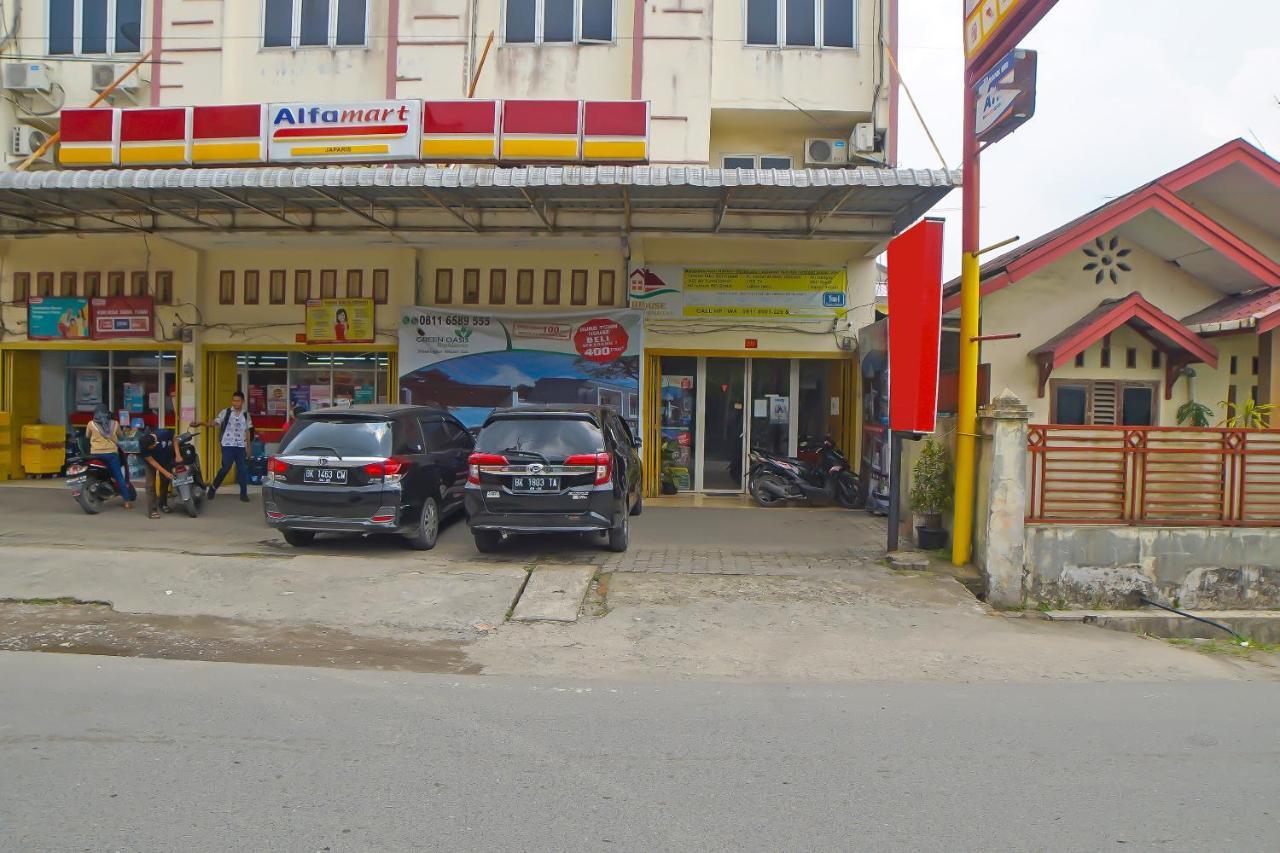 فندق Reddoorz At Jalan Japaris ميدان المظهر الخارجي الصورة