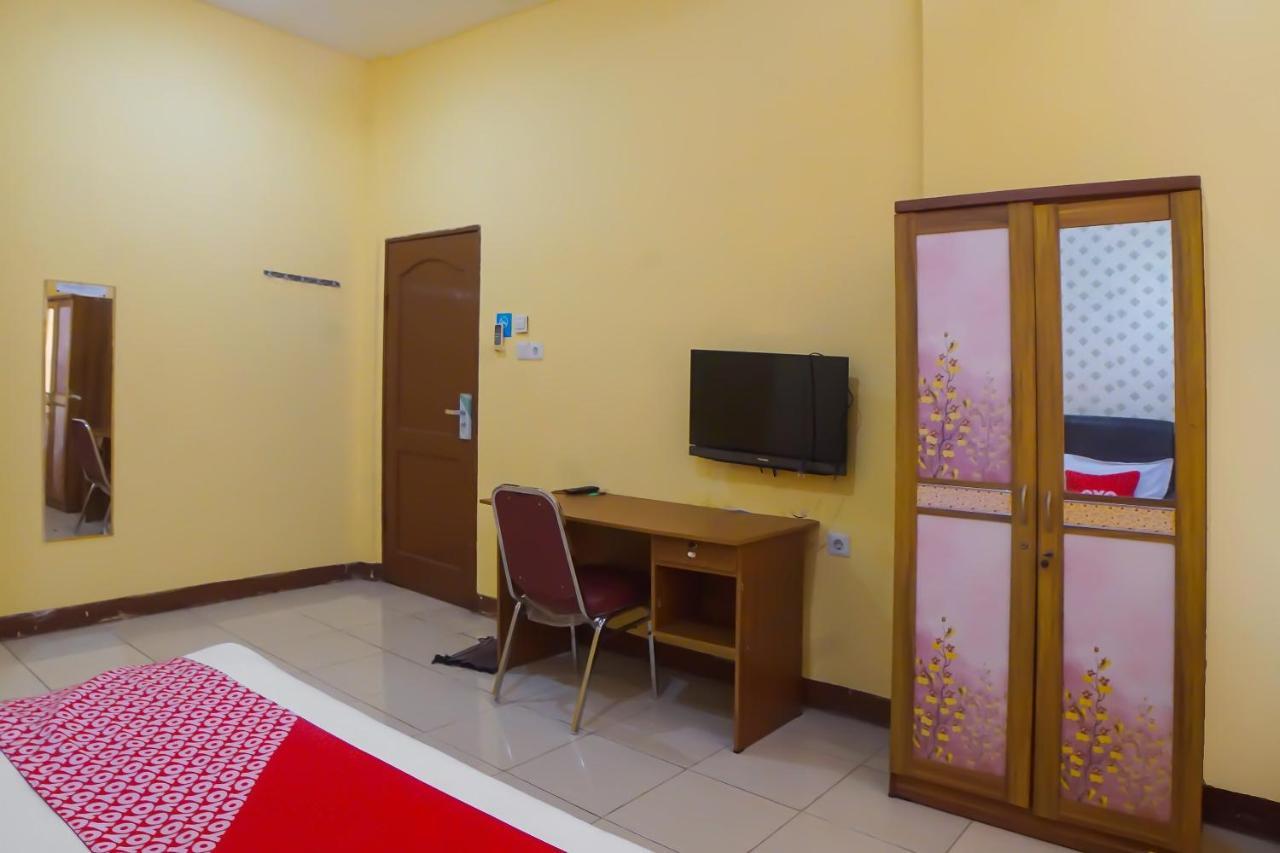 فندق Reddoorz At Jalan Japaris ميدان المظهر الخارجي الصورة