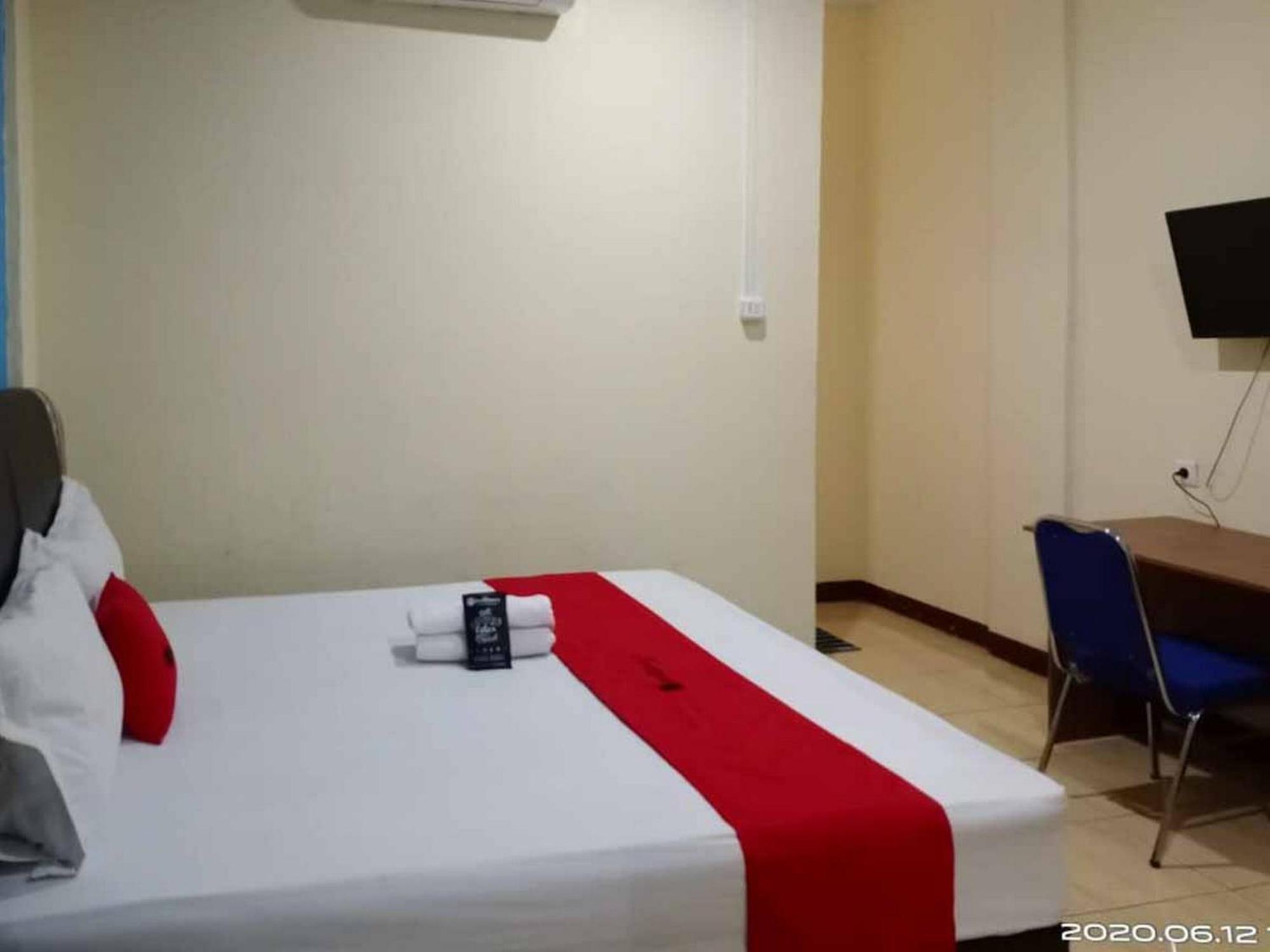 فندق Reddoorz At Jalan Japaris ميدان المظهر الخارجي الصورة
